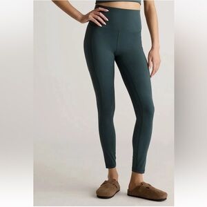 QUINCE NWOT Ultra-Form High-Rise Crossover Legging Size M Ins 25” Forest Green